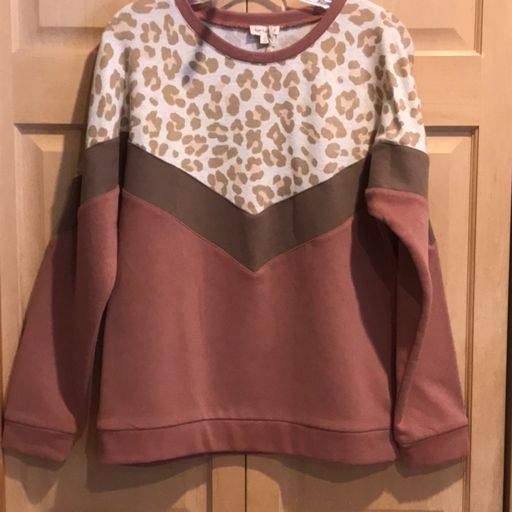 New hem & thread sweatshirt